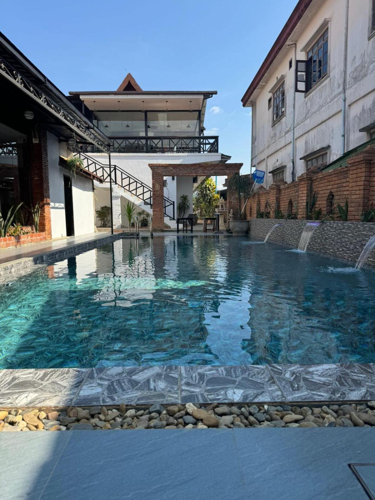 Win Hotel Vang Vieng Exterior photo