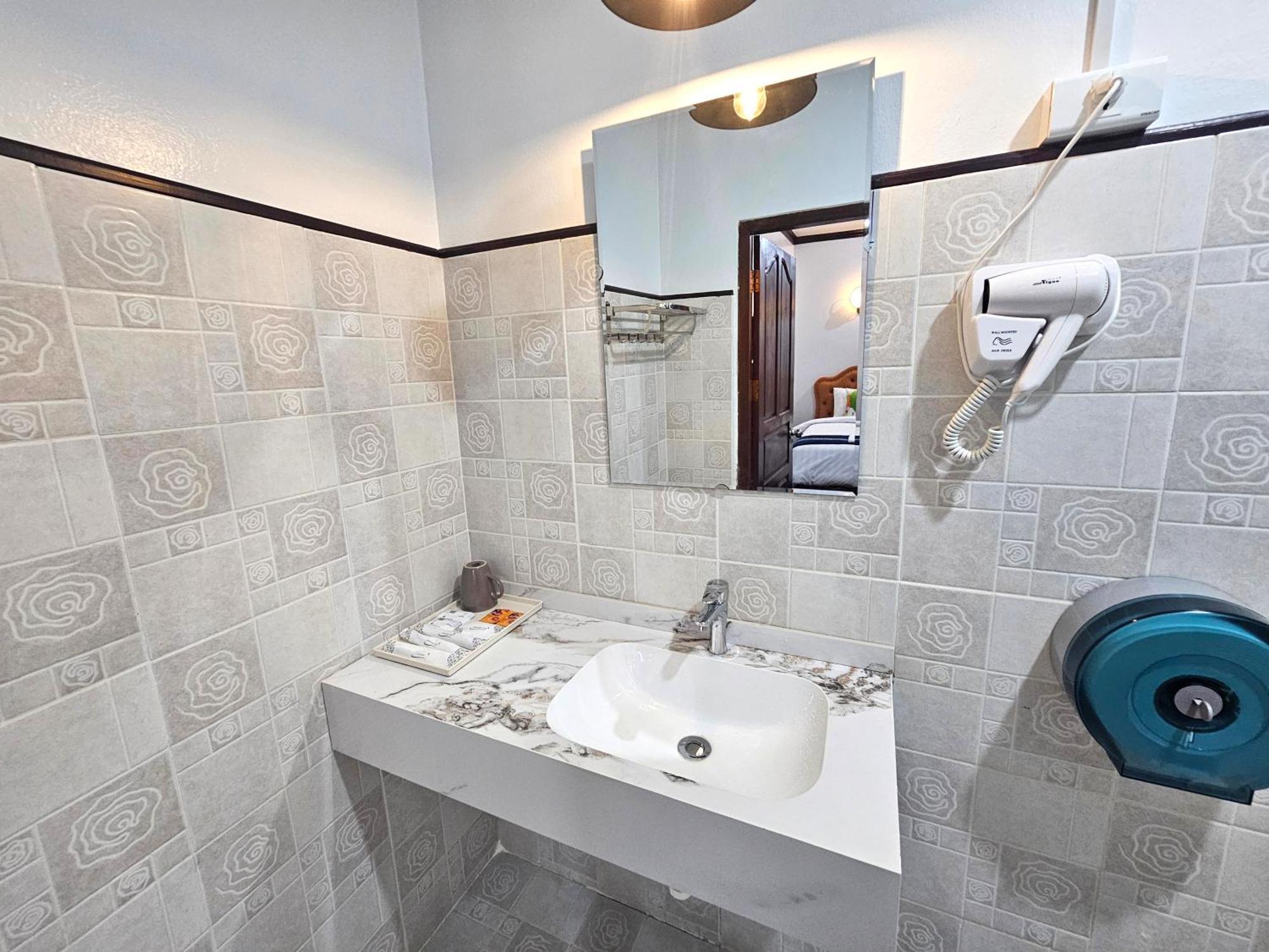 Win Hotel Vang Vieng Exterior photo