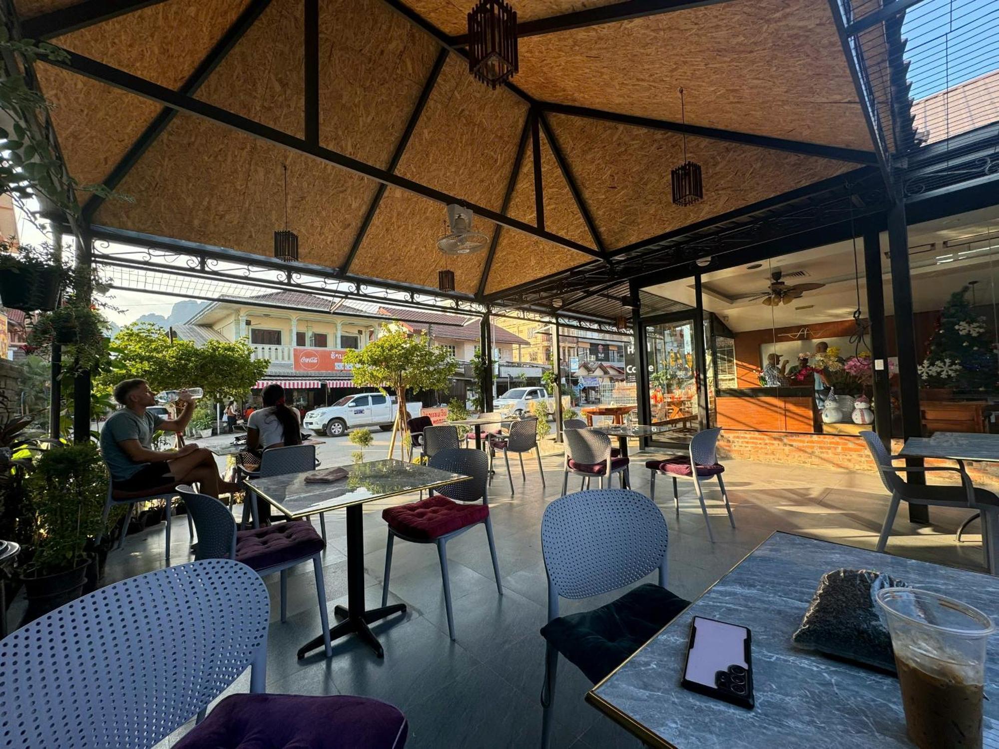 Win Hotel Vang Vieng Exterior photo